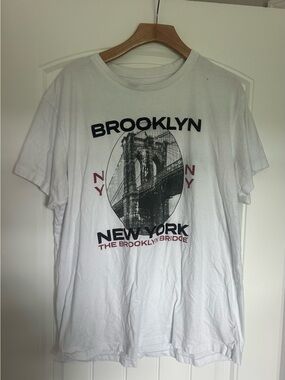 Aeropostale White Brooklyn Bridge Graphic Tee